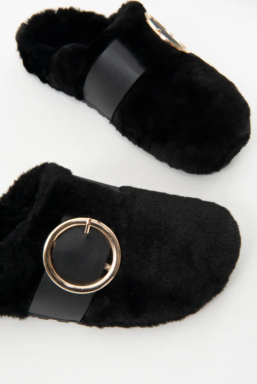 Black Faux Fur Buckle Detail Mule Slipper